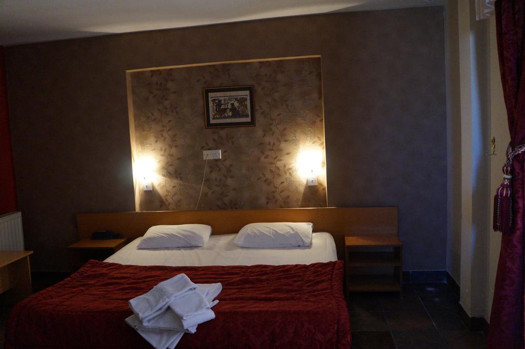 Sky Hotel Nicosia Buitenkant foto