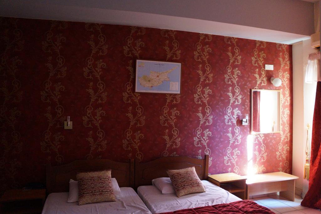 Sky Hotel Nicosia Buitenkant foto