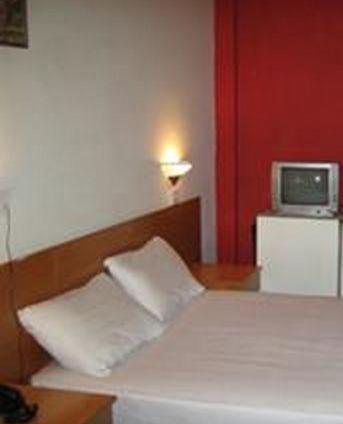 Sky Hotel Nicosia Kamer foto